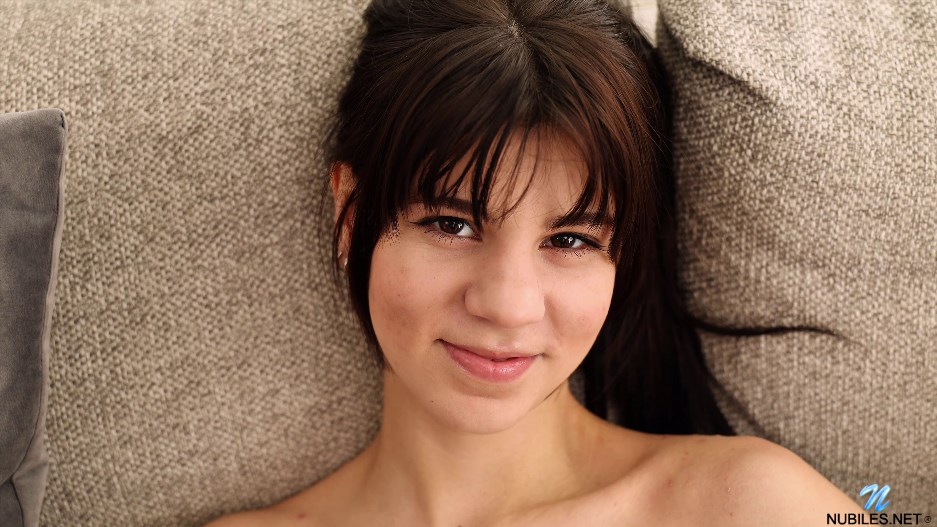 Nubiles 25 11 28 Lola Willow Seductive Hair